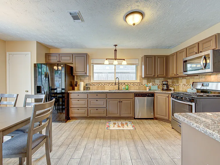 9126 Benwick Dr — Photo 27