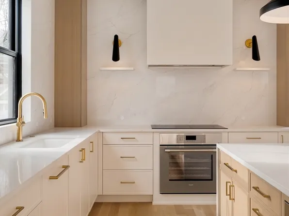 17 Waverly #1, Brighton, MA 02135