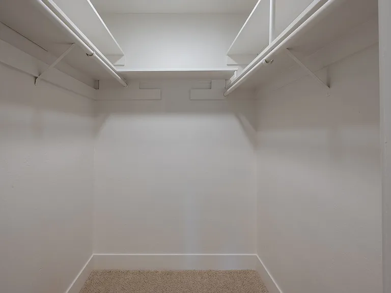 Skylark Apartments — Photo 17