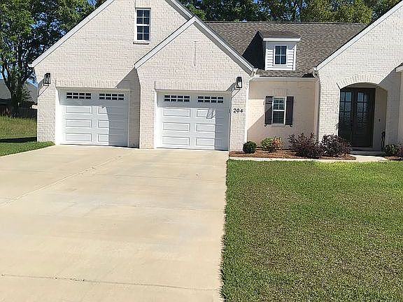 3rd image of 204 Bella Drive