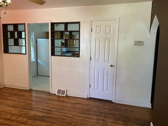 2503 Crawford St — Photo 9