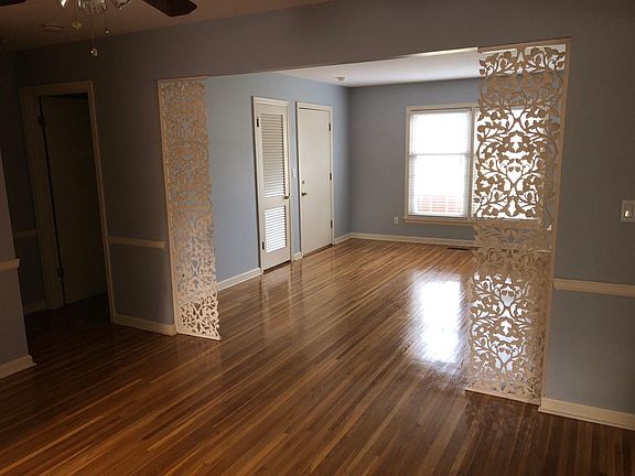 2nd image of 1930 Gardiner Ln #1-2