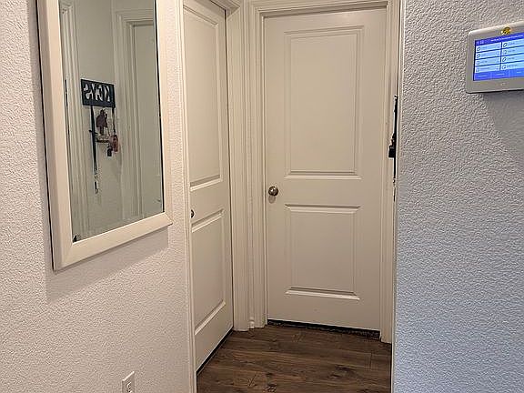 4th image of 2517 Henley Dr