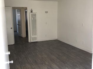 637 W 79th St APT 2, Los Angeles, CA 90044