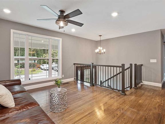 4th image of 84 Guylyn Dr