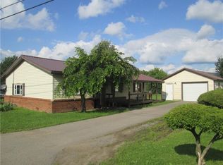 5 3rd St, Roulette, PA 16746