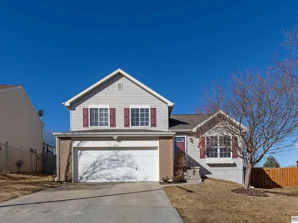 7708 S 161st Ter, Omaha, NE 68136