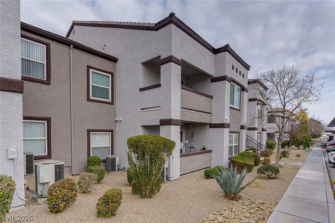 2 bed, 2.0 bath, 1046 sqft, $2,145 — Photo 4