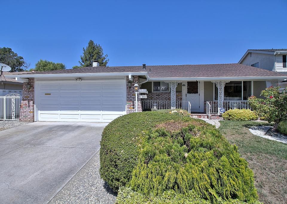 1st image of 34358 Thornhill Ct