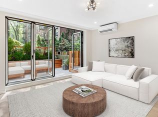 376 West St, New York, NY 10014