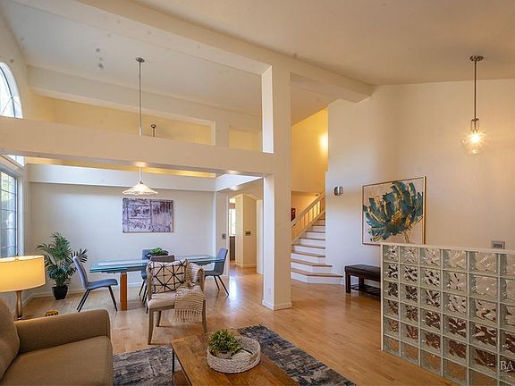 2nd image of 225 La Quinta Drive