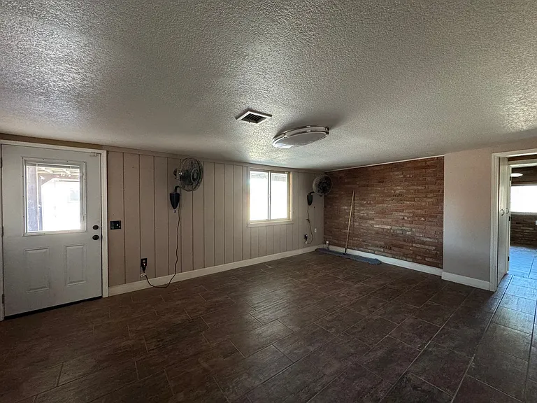 8893 S Calle Del Media — Photo 14