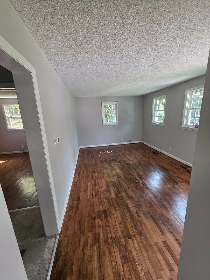 2305 Booker Street — Photo 2