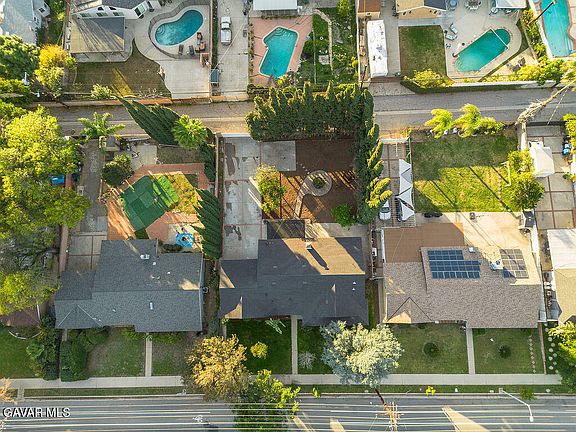 2nd image of 10557 Reseda Blvd