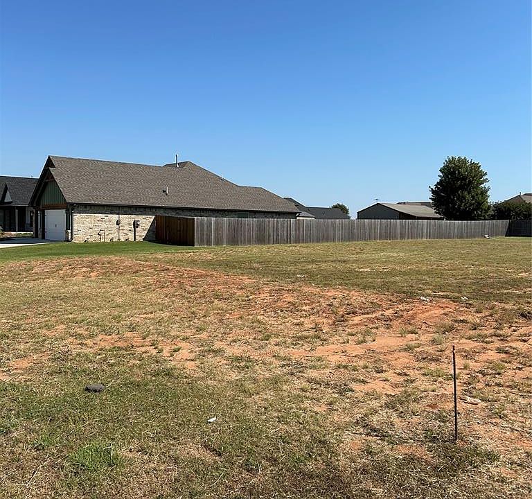2nd image of 1418 Buckhorn Pl #3