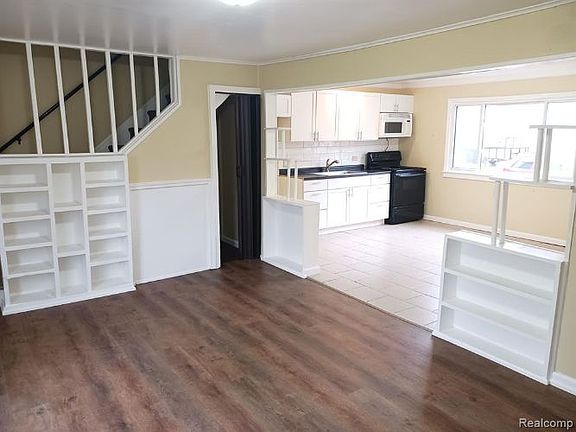 3rd image of 2263 Delton Ct