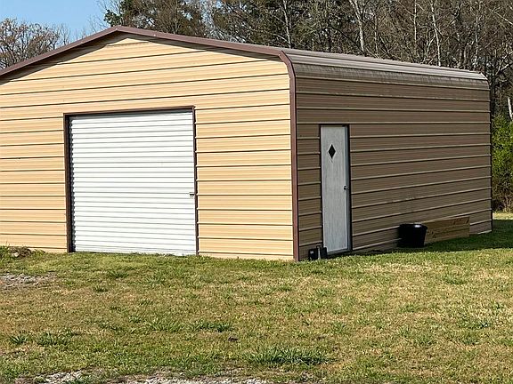 2nd image of 426 S D Garner Rd