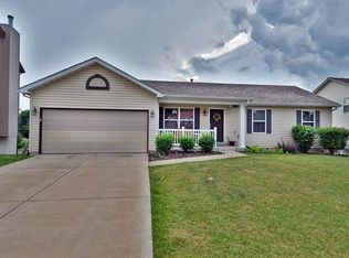 455 Fall River Ln, Saint Charles, MO 63304