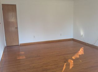 3447 Meridocia St #B, Alton, IL 62002