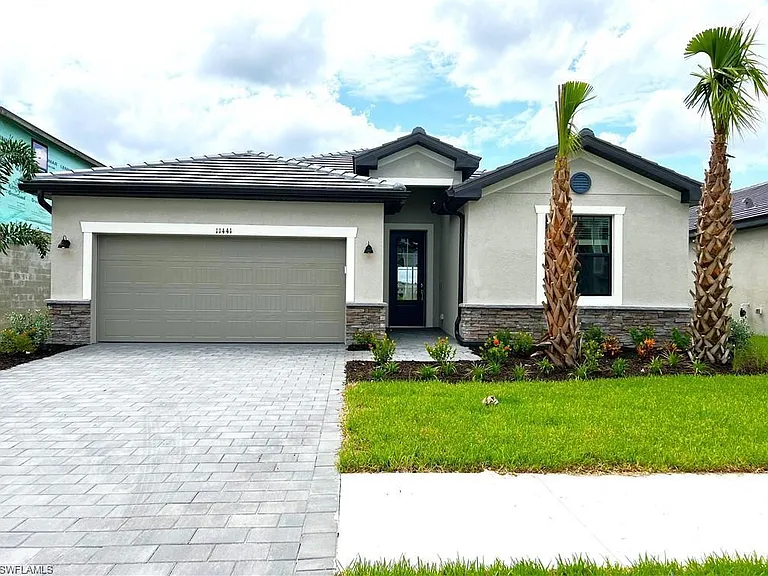 10525 Timber Creek Dr — Photo 1