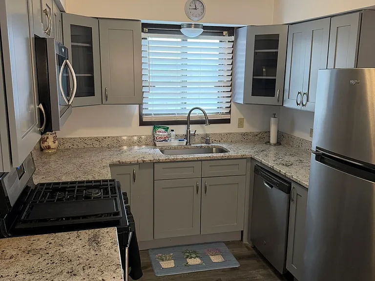15744 Lake Dr #2 — Photo 5
