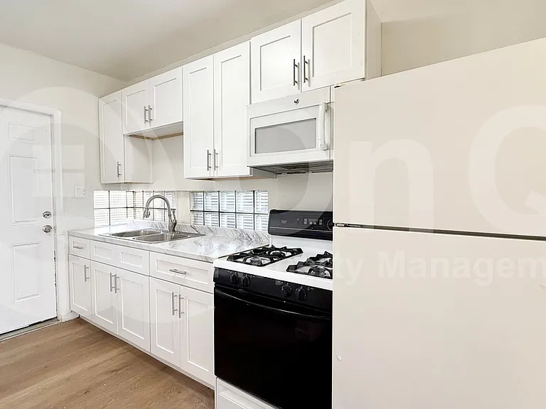 3931 N Longview Ave #2 — Photo 3