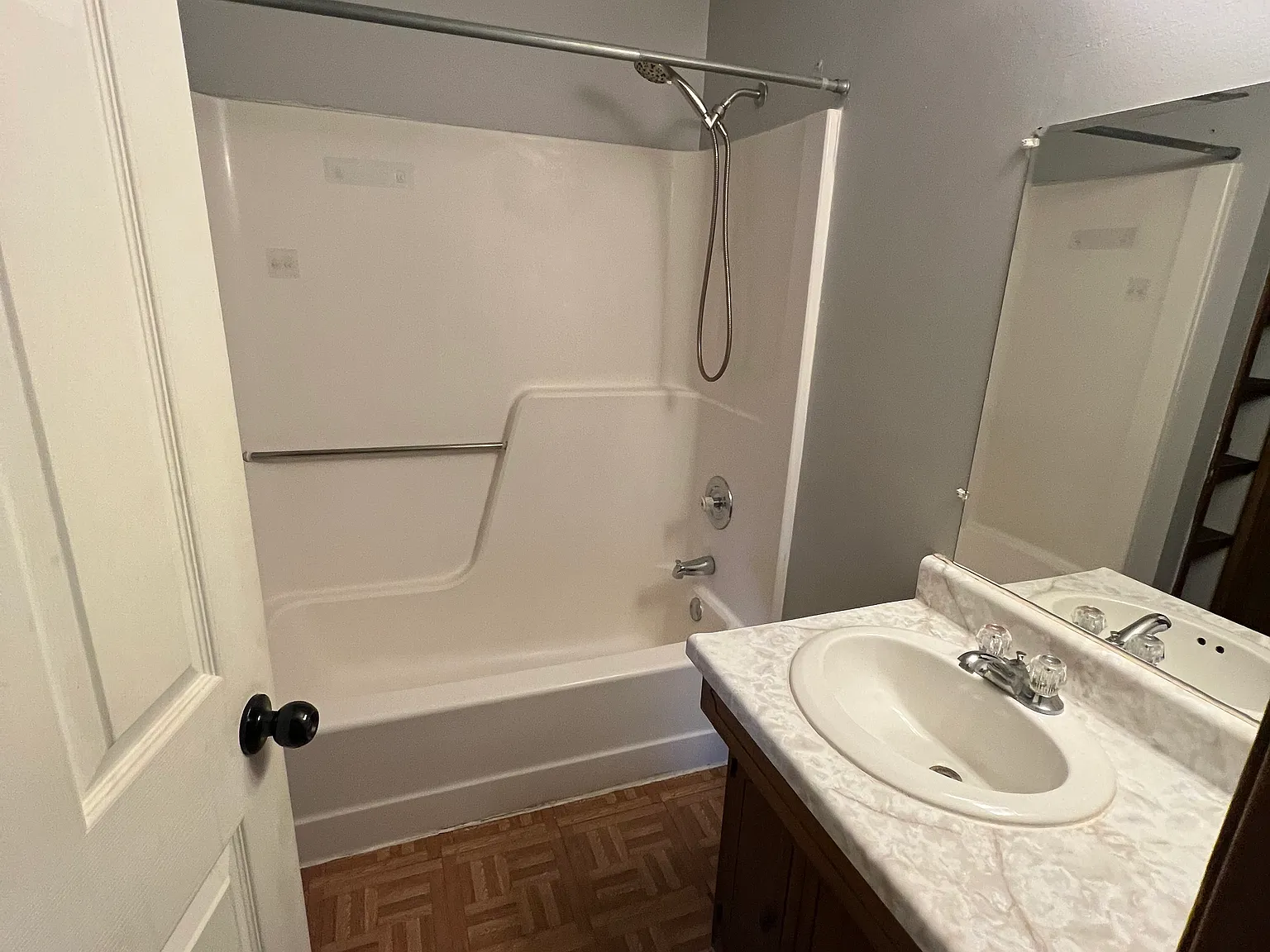 2 bed, 800 sqft, $1,050 — Photo 4
