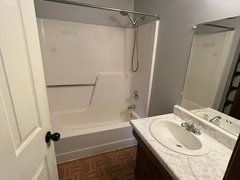 133 Benton St #1/2 — Photo 4