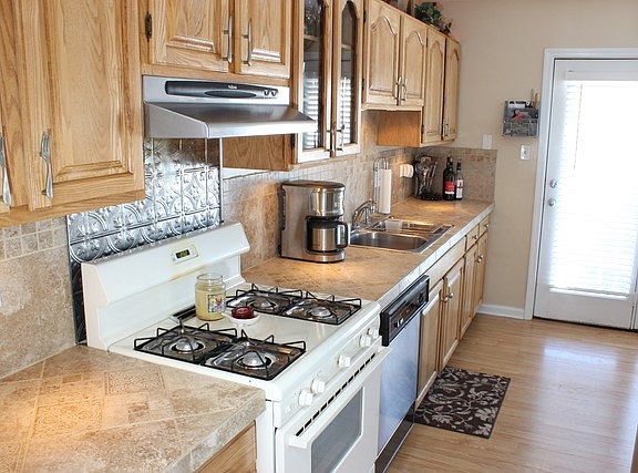 5th image of 9221 Windsor Pkwy #93