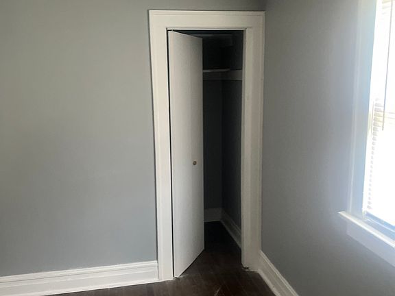 5th image of 15323 Wood St