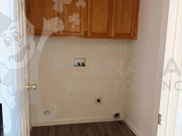2974 Westminster Ct — Photo 7