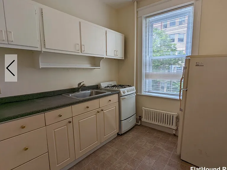 96 Kilmarnock St #8 — Photo 4