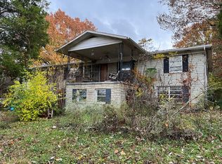 1302 E Beaver Creek Dr, Knoxville, TN 37918