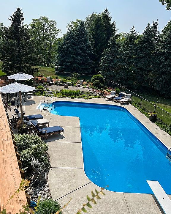 2nd image of 6365 Summerhill Dr