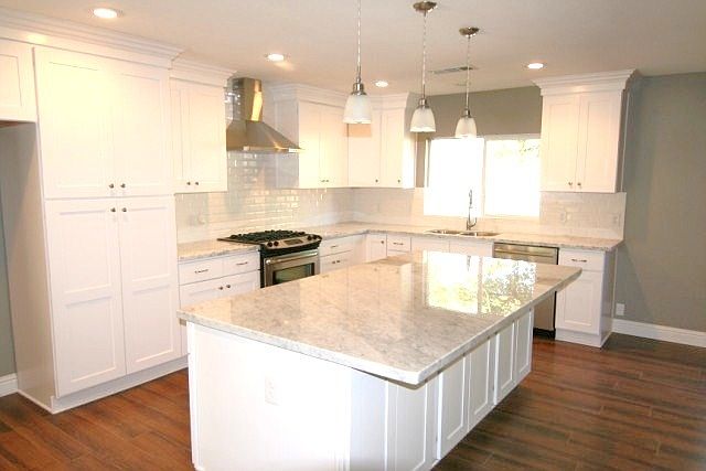 2nd image of 1449 Crawford Rd