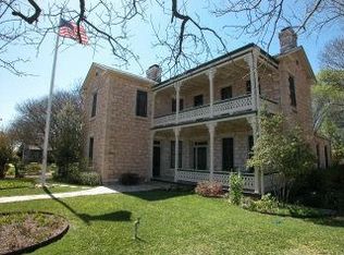 110 N Bowie St, Fredericksburg, TX 78624