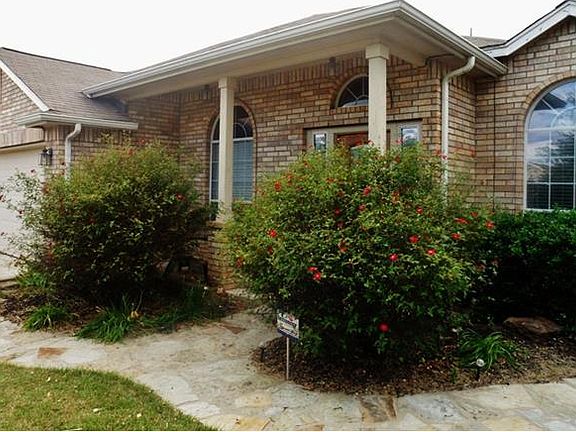 3rd image of 1400 Pearsall Ln