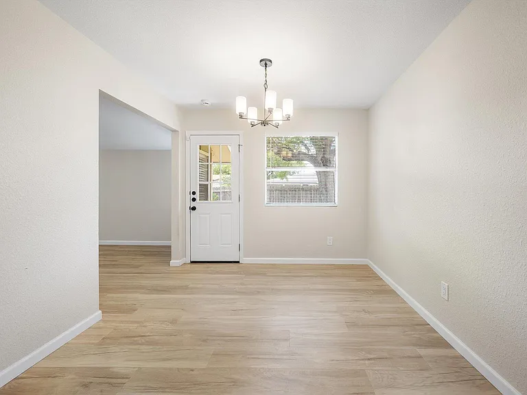10300 E Rutland Vlg — Photo 22