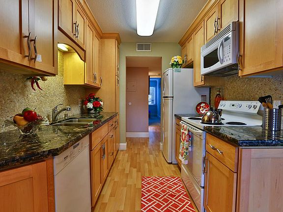 5th image of 307 Tradewinds Dr APT 3