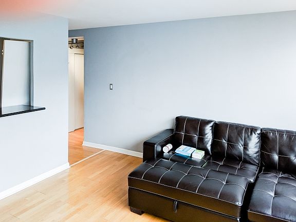 3rd image of 3950 N Lake Shore Dr APT 2122
