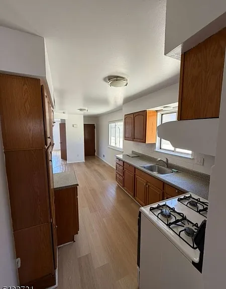 330 Taft Pl — Photo 4