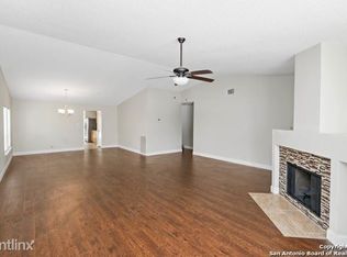 915 Fillmore Dr, San Antonio, TX 78245
