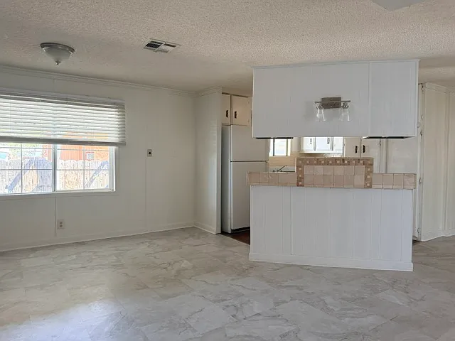 32160 Cody Ave — Photo 3