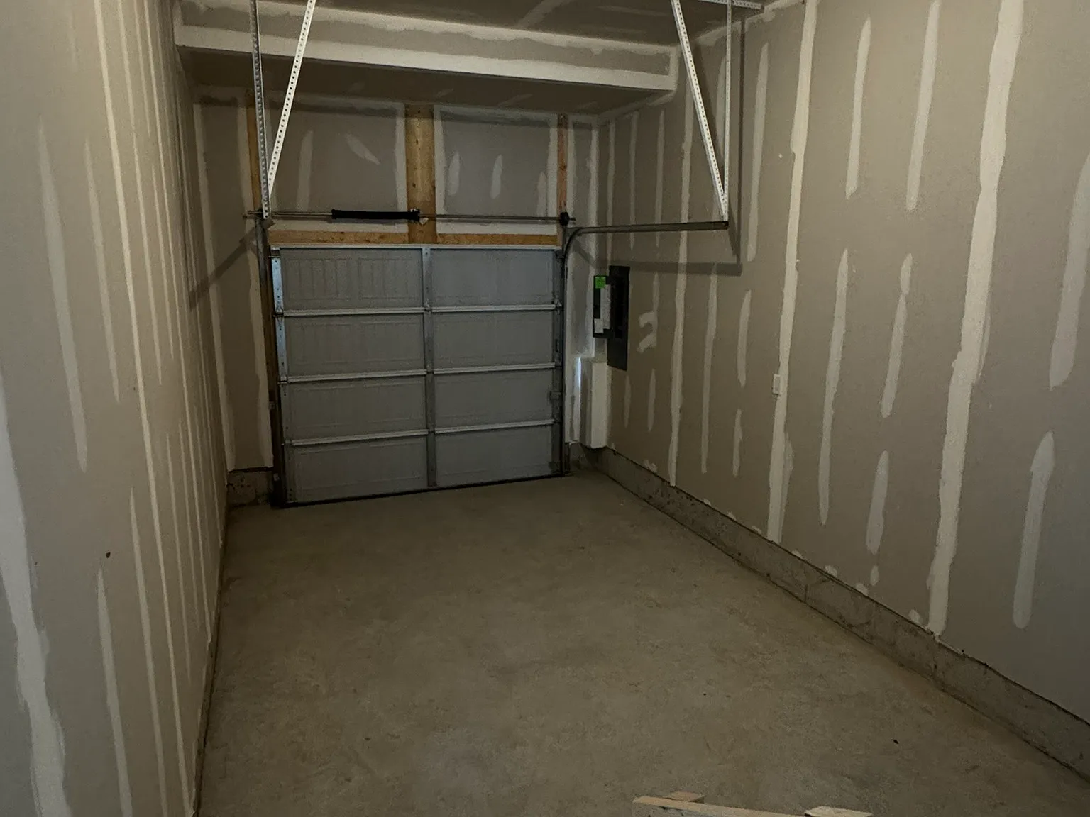 3 bed, 2.5 bath, $2,100 — Photo 2