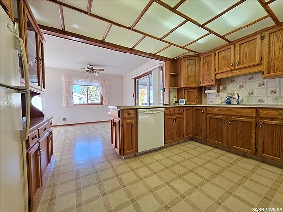 3rd image of 460 7th Avenue SE