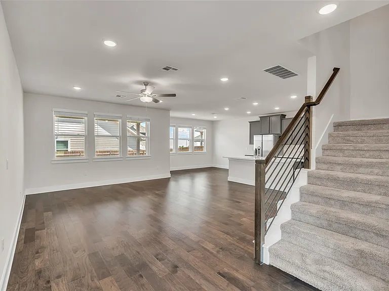 15607 Ellinger Dr — Photo 9