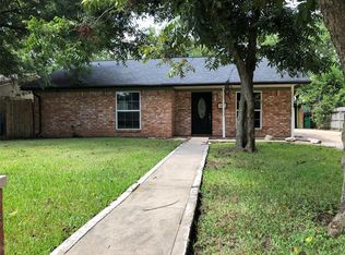 608 Earls Ct, Angleton, TX 77515