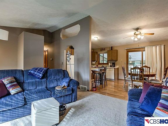 4th image of 2704 Woodlawn Cir