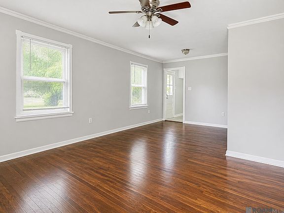 3rd image of 823/825 Rittiner Dr