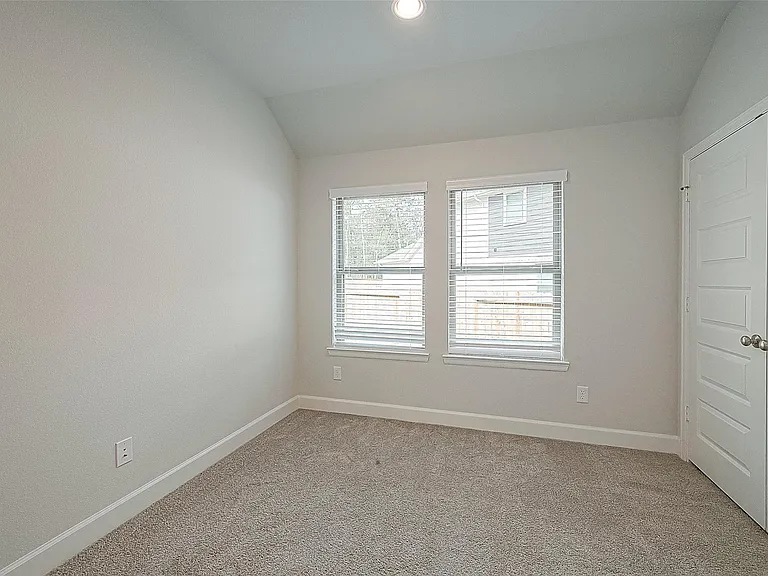 213 McCrea Ct — Photo 7